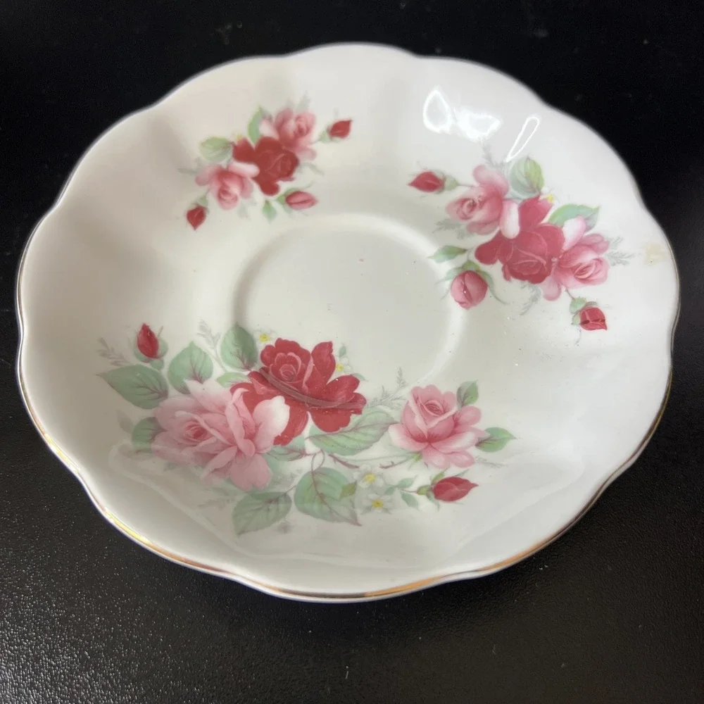 Royal Albert Bone China Pink Roses Chelsea Shape Footed Tea Cup Saucer Gold Trim